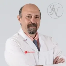 Prof. Dr. Öncel Koca — Kulak Burun Boğaz, İstanbul. Portre fotoğrafı.