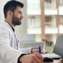 Dyt. Hüseyin Onur Demir — Diyetisyen, Ankara. Portre fotoğrafı.