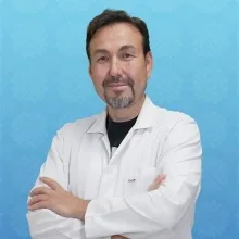 Uzm. Dr. Cuma Emiroğlu — İç Hastalıkları, Küçükçekmece, İstanbul. Portre fotoğrafı.