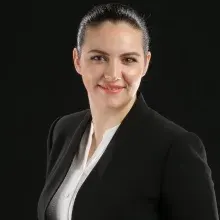 Dyt. Pınar Sözer — Diyetisyen, Eskişehir. Portre fotoğrafı.