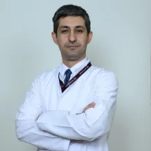 Uzm. Dr. Mehmet Fethi Alişir — Kardiyoloji, Nilüfer, Bursa. Portre fotoğrafı.