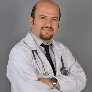Uzm. Dr. Sadettin Yıldız — Çocuk Cerrahisi, Edirne. Portre fotoğrafı.