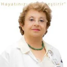 Uzm. Dr. Öz Koryürek Ağar — Çocuk Kardiyolojisi, Ankara. Portre fotoğrafı.