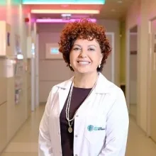 Uzm. Dr. Firdevs Seyfe Şen — Psikiyatri, Ümraniye, İstanbul. Portre fotoğrafı.