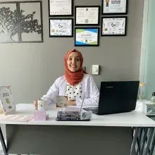 Uzm. Fzt. Nur Sena Güçlü — Fizyoterapi Ve Rehabilitasyon, Ankara. Portre fotoğrafı.