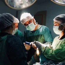 Op. Dr. Gökhan Doruk Doğuç — Kuşadası, Aydın. Portre fotoğrafı.