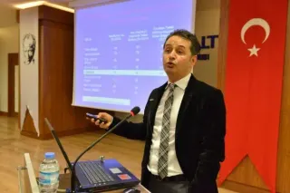 Prof. Dr. Ömer Özbudak profilinde yer alan galeri fotoğrafı.