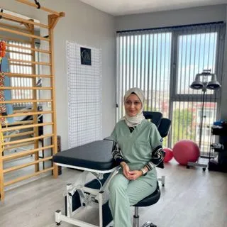 Fzt. Rabia Kılıç — Fizyoterapi Ve Rehabilitasyon, Kocaeli. Portre fotoğrafı.