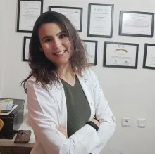 Fzt. Fatmanur İpeker — Fizyoterapi Ve Rehabilitasyon. Portre fotoğrafı.