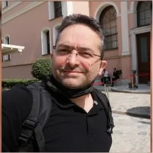 Dr. Zafer Yüksel — Pratisyen, İstanbul. Portre fotoğrafı.