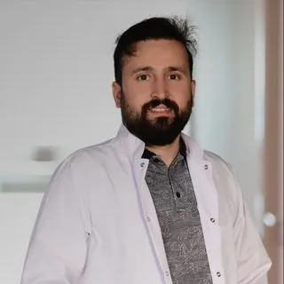 Uzm. Dr. Ersin Baykara — Dermatoloji, Mezitli, Mersin. Portre fotoğrafı.