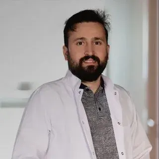 Uzm. Dr. Ersin Baykara — Dermatoloji, Mezitli, Mersin. Portre fotoğrafı.