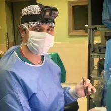 Op. Dr. Yusuf Arıkan — Üroloji, İzmir. Portre fotoğrafı.