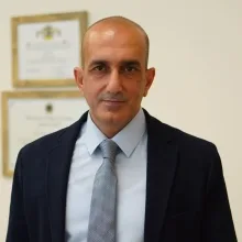 Prof. Dr. Fevzi Cengiz — Genel Cerrahi, İzmir. Portre fotoğrafı.