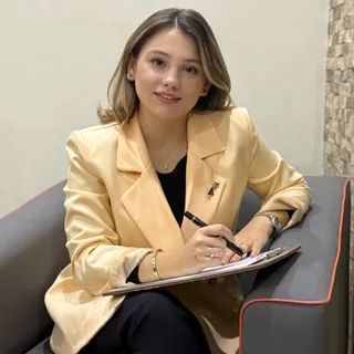Kl. Psk. Elif Yamaş Bilik — Psikoloji, İstanbul. Portre fotoğrafı.