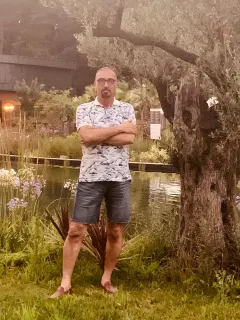 Prof. Dr. Hasan Berat Cihan profilinde yer alan galeri fotoğrafı.