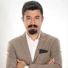 Doç. Dr. Önder Karaaslan — İzmir. Portre fotoğrafı.