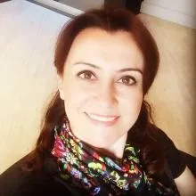 Uzm. Dr. Hatice Alkan Akdağ — Psikiyatri, Bursa. Portre fotoğrafı.