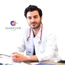 Uzm. Dr. Muhammed Nurullah Yakut — Çocuk Sağlığı Ve Hastalıkları, İstanbul. Portre fotoğrafı.