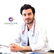 Uzm. Dr. Muhammed Nurullah Yakut — Çocuk Sağlığı Ve Hastalıkları, İstanbul. Portre fotoğrafı.