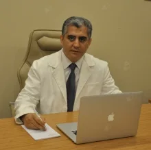 Prof. Dr. Bülent Düz — Beyin Ve Sinir Cerrahisi, İstanbul. Portre fotoğrafı.