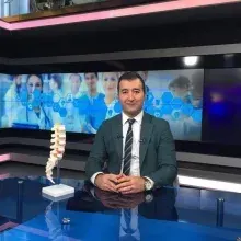 Prof. Dr. Ali Erdem Yıldırım — Beyin Ve Sinir Cerrahisi, Ankara. Portre fotoğrafı.