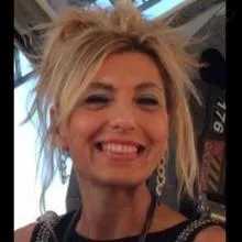 Prof. Dr. İpek Ergür — İzmir. Portre fotoğrafı.