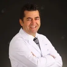 Op. Dr. Özden Avcı — Genel Cerrahi, İstanbul. Portre fotoğrafı.