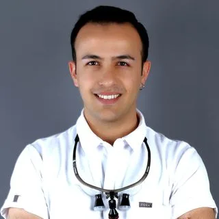 Dt. Hasan Hüseyin Sancak — Diş Hekimi, Tekirdağ. Portre fotoğrafı.