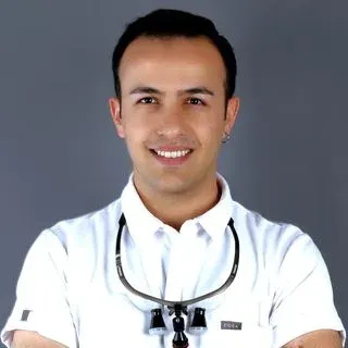 Dt. Hasan Hüseyin Sancak — Diş Hekimi, Tekirdağ. Portre fotoğrafı.