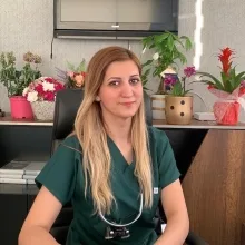 Dt. Filiz Sarıarslan Kılıç — Diş Hekimi, Şahinbey, Gaziantep. Portre fotoğrafı.