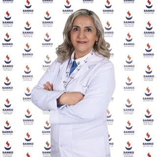 Uzm. Dr. Özgül Balık Çoban — Dermatoloji, Şehitkamil, Gaziantep. Portre fotoğrafı.