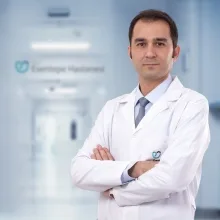 Op. Dr. Zeki Özsoy — Kulak Burun Boğaz, Nilüfer, Bursa. Portre fotoğrafı.