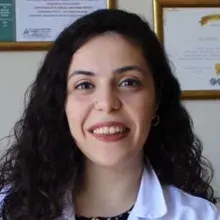 Dyt. Hazal Zeydan — Diyetisyen, İstanbul. Portre fotoğrafı.