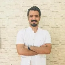 Dt. Serkan Sayyiğit — Diş Hekimi, Van. Portre fotoğrafı.