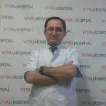 Dr. Öğr. Üyesi Murat Civan — Kardiyoloji, İstanbul. Portre fotoğrafı.