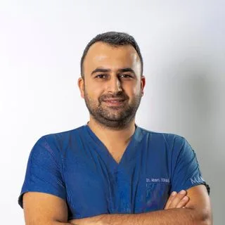 Dr. Dt. Ahmet Burak Türetken — İzmit, Kocaeli. Portre fotoğrafı.