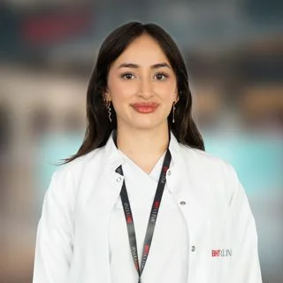 Pod. Zeynep Tatlı — Podoloji, Küçükçekmece, İstanbul. Portre fotoğrafı.