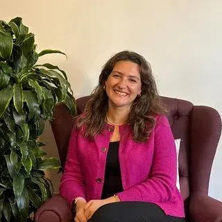 Psk. Dan. Betül Kurban — İstanbul. Portre fotoğrafı.