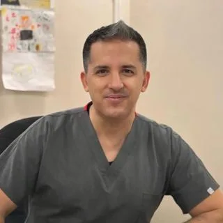 Doç. Dr. Selahattin Balsak — Göz Hastalıkları, Diyarbakır. Portre fotoğrafı.