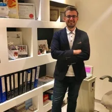 Dr. Öğr. Üyesi Ali Atakhan Yıldız — Göz Hastalıkları, Bursa. Portre fotoğrafı.