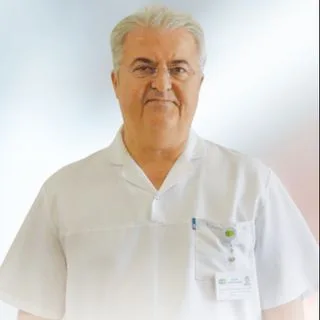 Op. Dr. Namık Kemal Özkan — Ortopedi Ve Travmatoloji, İstanbul. Portre fotoğrafı.