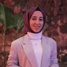 Psk. Hüsna Demir — Psikoloji, İstanbul. Portre fotoğrafı.