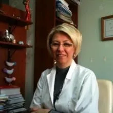 Uzm. Dr. Buket Bayram — Dermatoloji, İstanbul. Portre fotoğrafı.