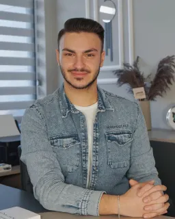 Dyt. Barış Akasoy profilinde yer alan galeri fotoğrafı.