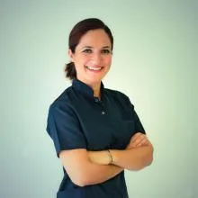 Dr. Dt. Buket Han — İzmir. Portre fotoğrafı.