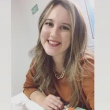 Psk. Gizem Vardarlı — Psikoloji. Portre fotoğrafı.