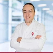 Dr. Dt. Erhan Demir — İstanbul. Portre fotoğrafı.