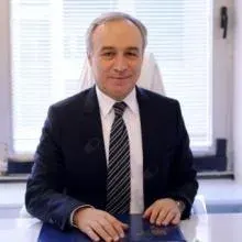 Op. Dr. Ali Nihat Ofluoğlu — Göz Hastalıkları, İstanbul. Portre fotoğrafı.