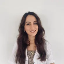 Dt. Ezgi Uçan — Diş Hekimi, Osmangazi, Bursa. Portre fotoğrafı.